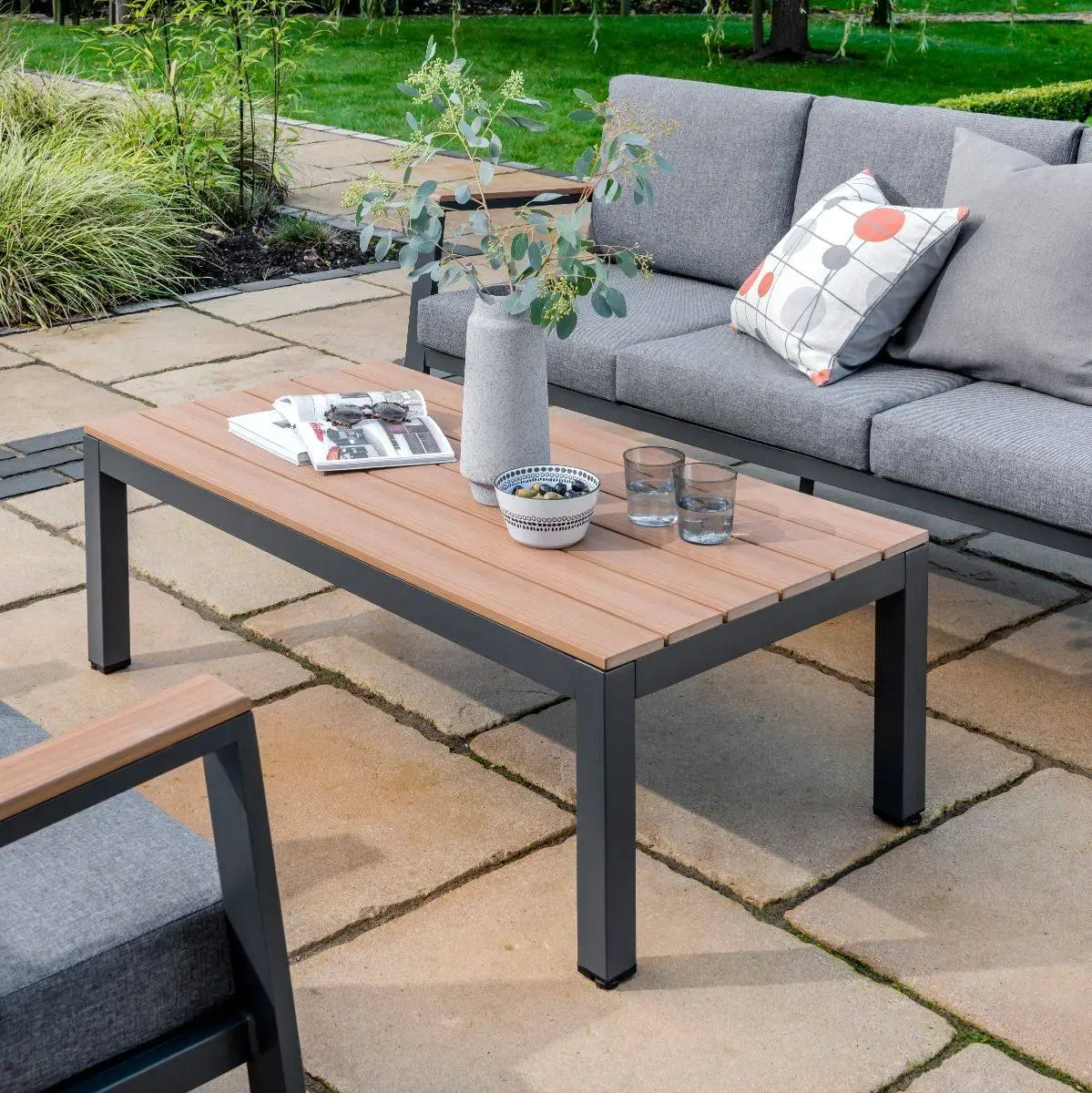 5 Seater Easton Garden Lounge Set In Dark Grey 2 5 Seater Easton Garden Lounge Set In Dark Grey - Image 2