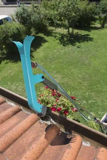Gardena Combisystem Gutter Cleaner 4 Gardena Combisystem Gutter Cleaner - Image 4