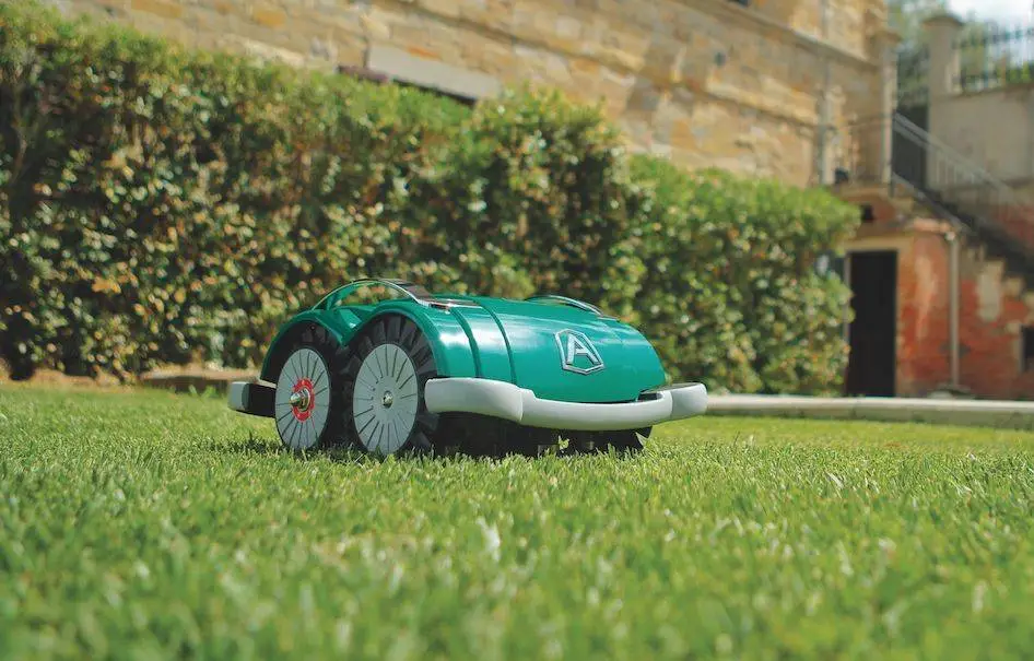 L60 Elite S + Robot Lawn Mower 5 L60 Elite S + Robot Lawn Mower - Image 5
