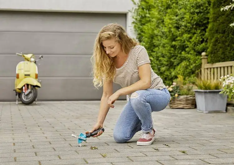 Gardena Combisystem 2in1 Patio Weeder 4 Gardena Combisystem 2in1 Patio Weeder - Image 4